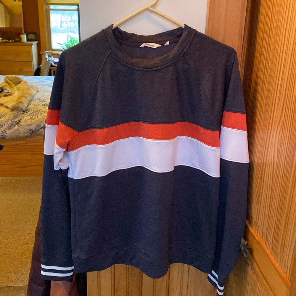 Cotopaxi women’s light weight sweatshirt
